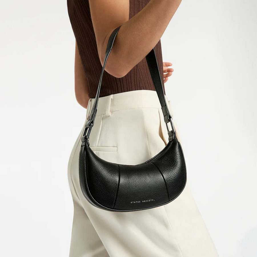Women's Leather Solus Handbag - Black
